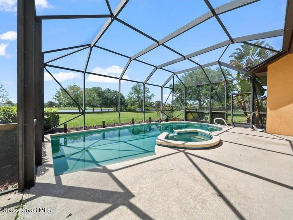 4068 Gardenwood Circle, Grant, FL 32949