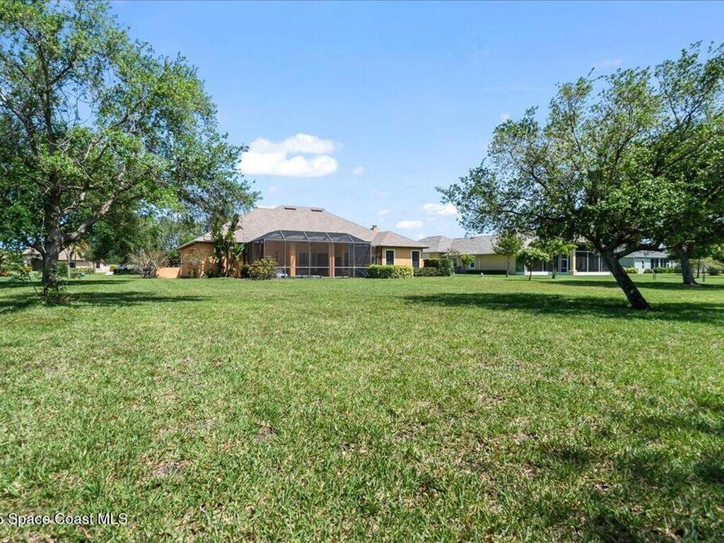4068 Gardenwood Circle, Grant, FL 32949