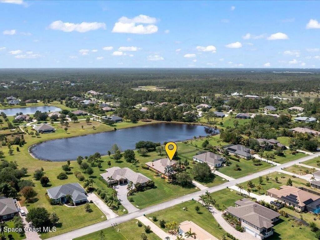 4068 Gardenwood Circle, Grant, FL 32949