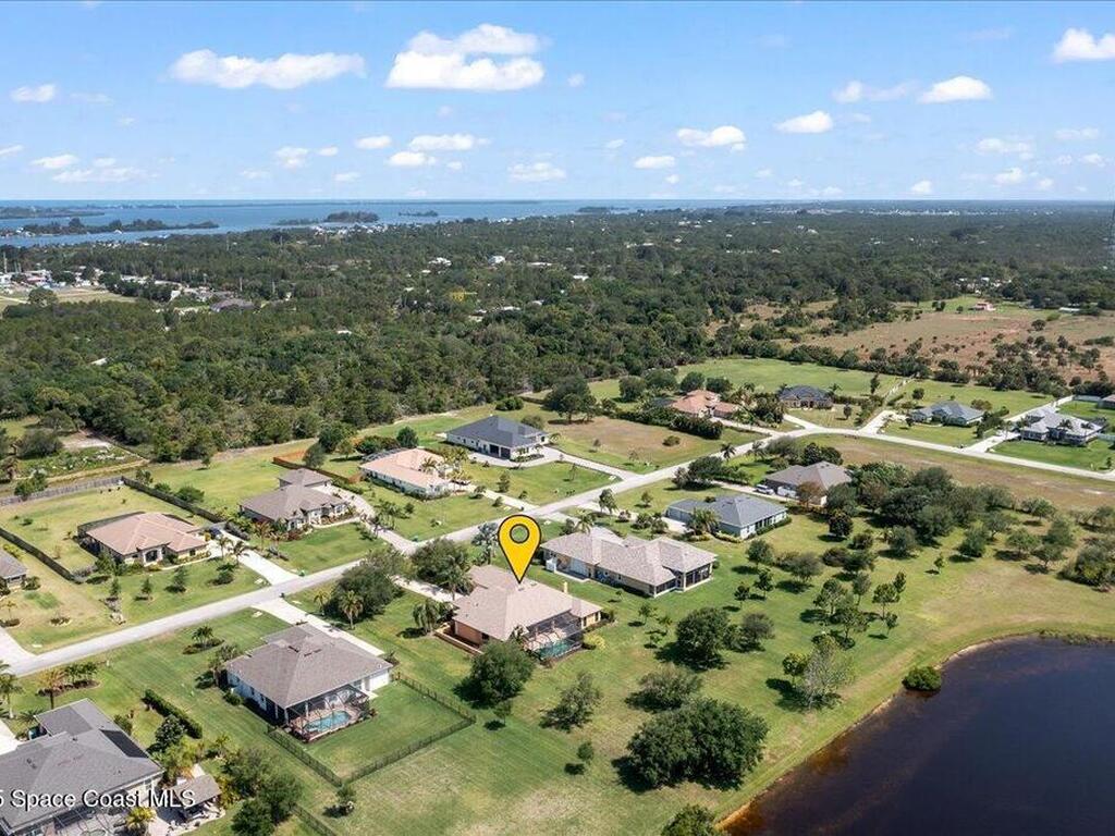 4068 Gardenwood Circle, Grant, FL 32949