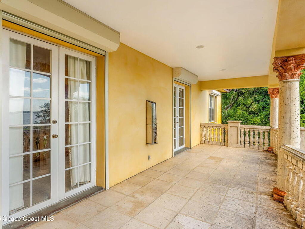 9340 S Tropical Trail, Merritt Island, FL 32952
