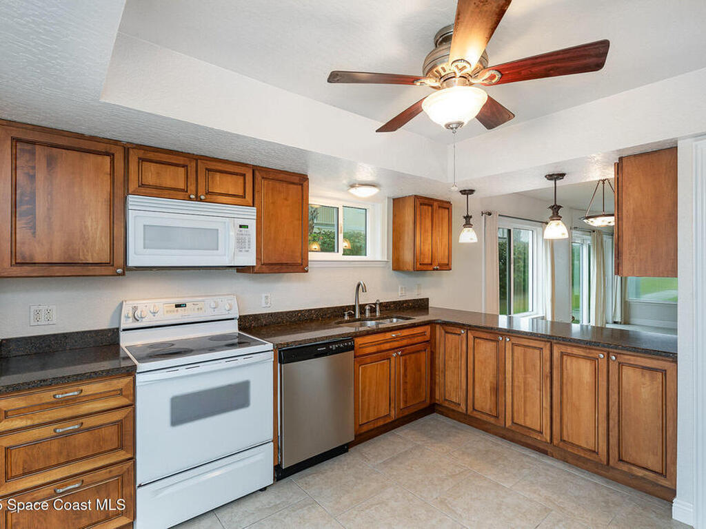 1321 S Miramar Avenue, Indialantic, FL 32903