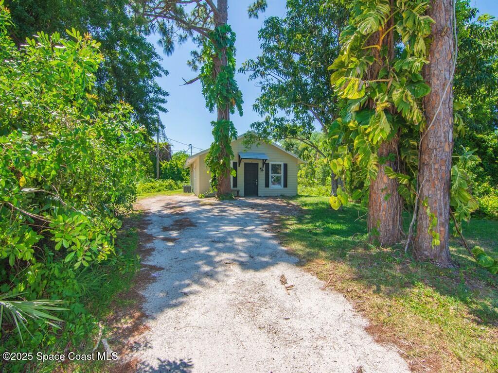 1325 17th Court, Vero Beach, FL 32962