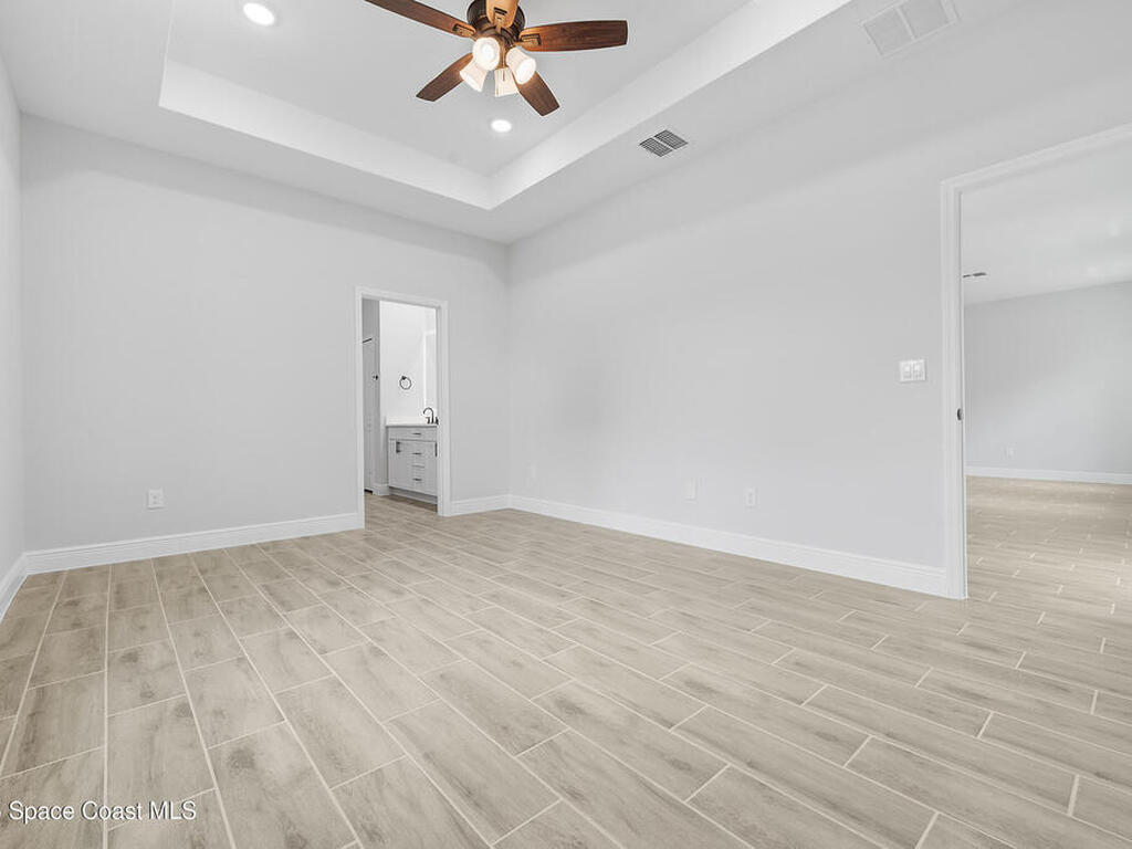 8276 100th Avenue, Vero Beach, FL 32967