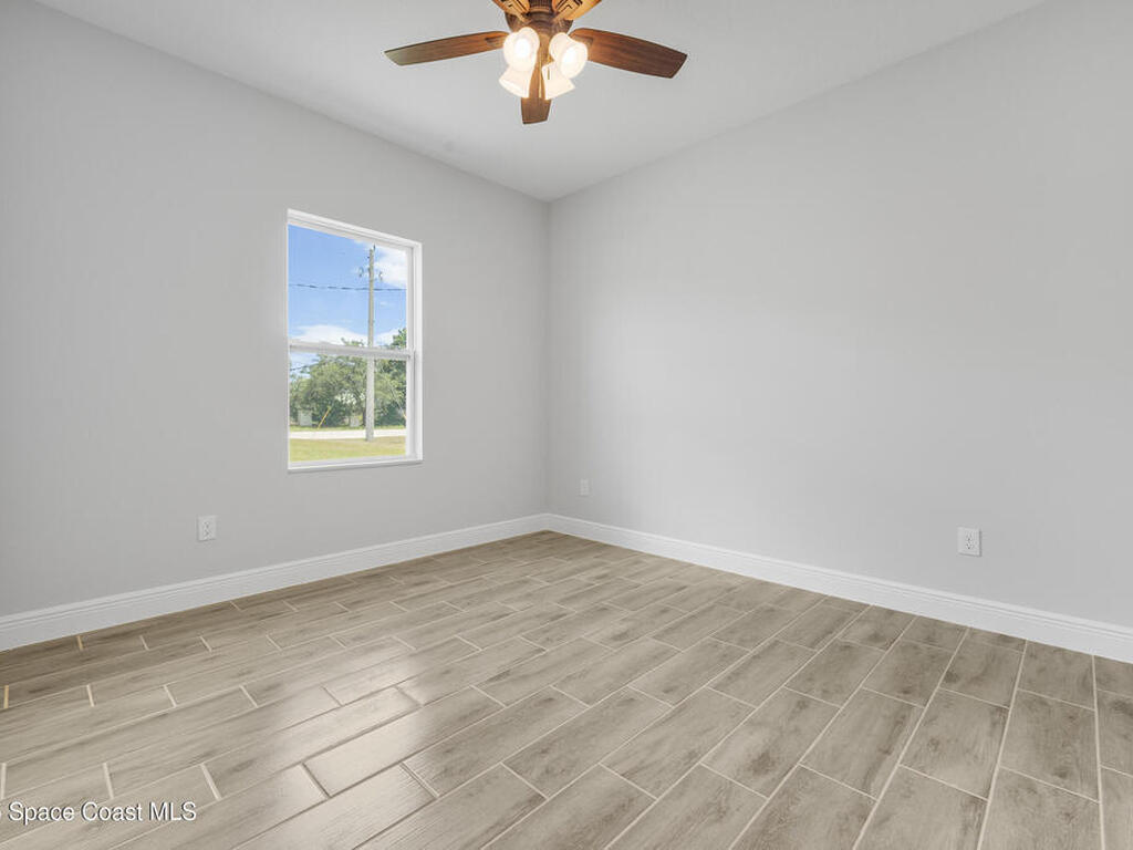 8276 100th Avenue, Vero Beach, FL 32967