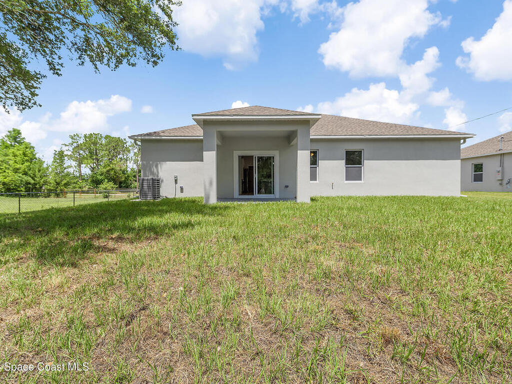 8276 100th Avenue, Vero Beach, FL 32967