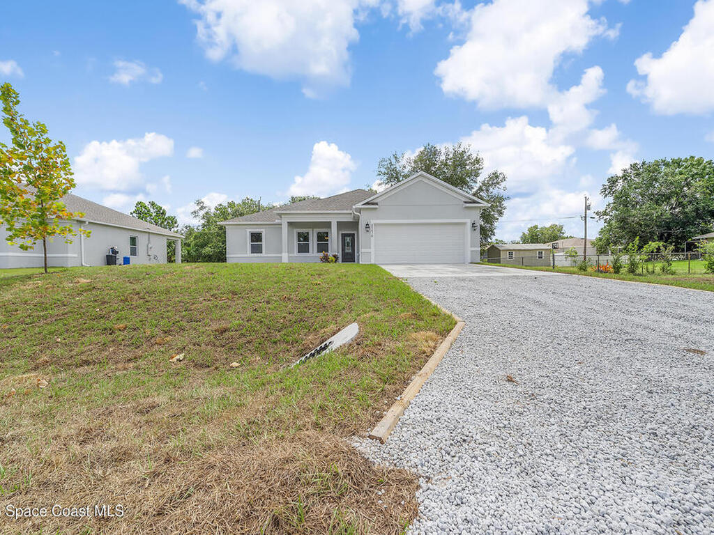 8276 100th Avenue, Vero Beach, FL 32967