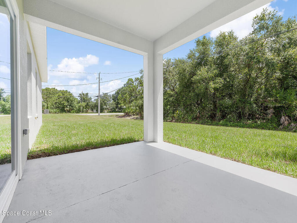 8276 100th Avenue, Vero Beach, FL 32967