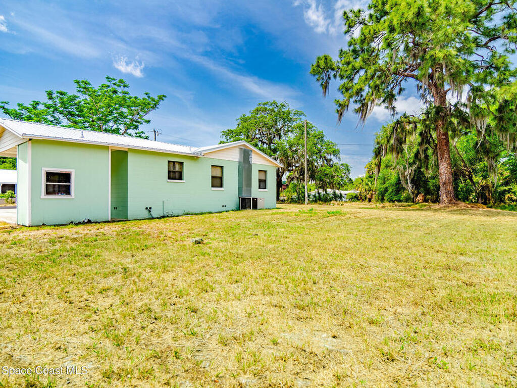 2627 Myrtle Avenue, Mims, FL 32754
