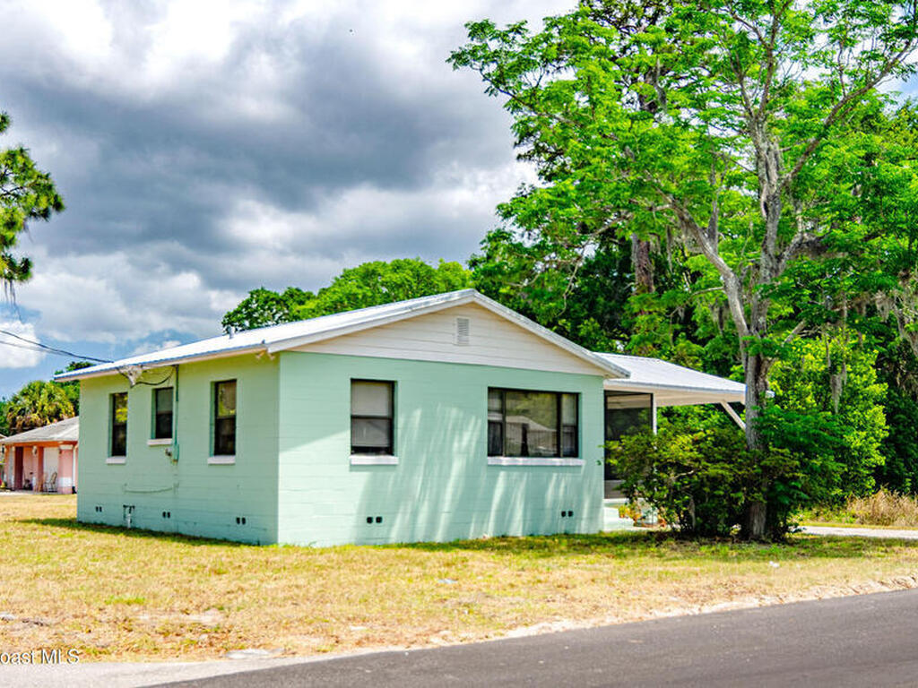 2627 Myrtle Avenue, Mims, FL 32754