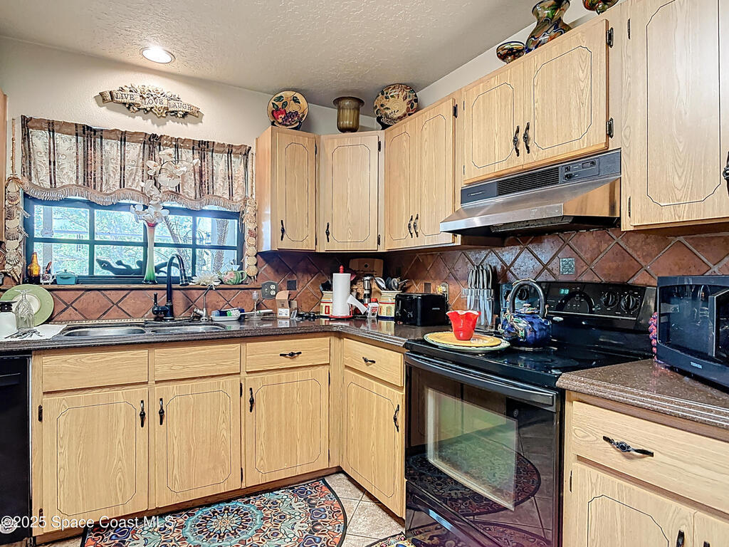 3320 Grantline Road, Mims, FL 32754