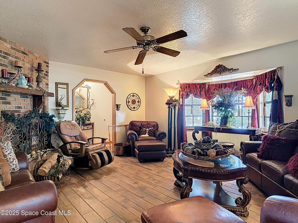 3320 Grantline Road, Mims, FL 32754