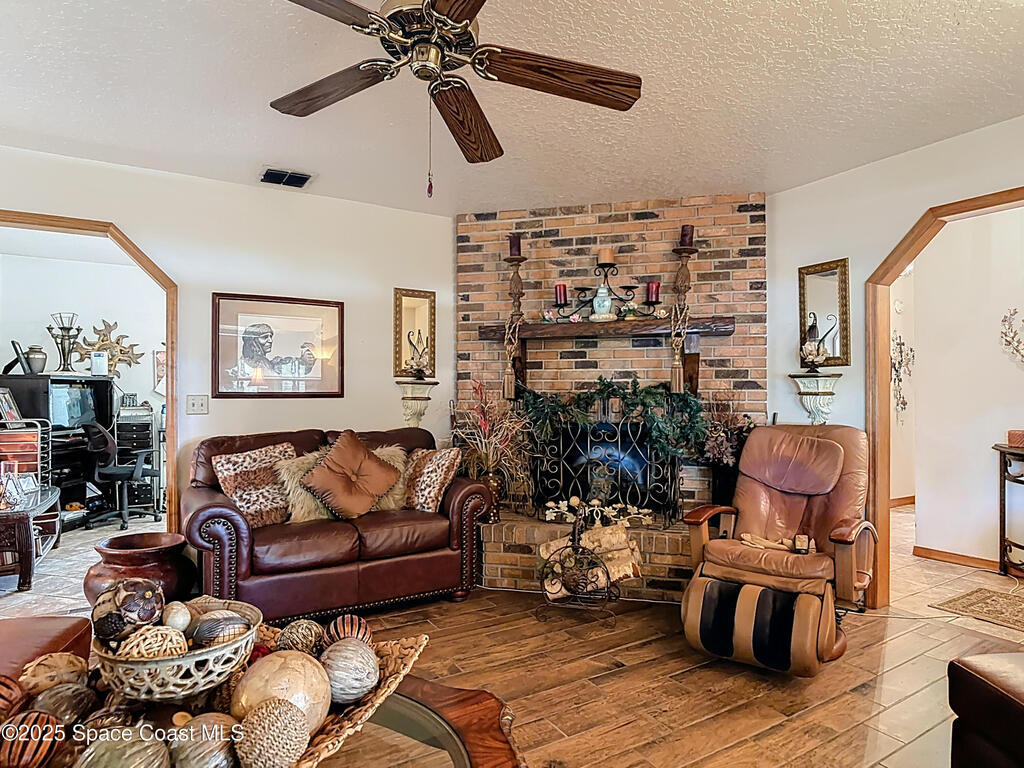 3320 Grantline Road, Mims, FL 32754