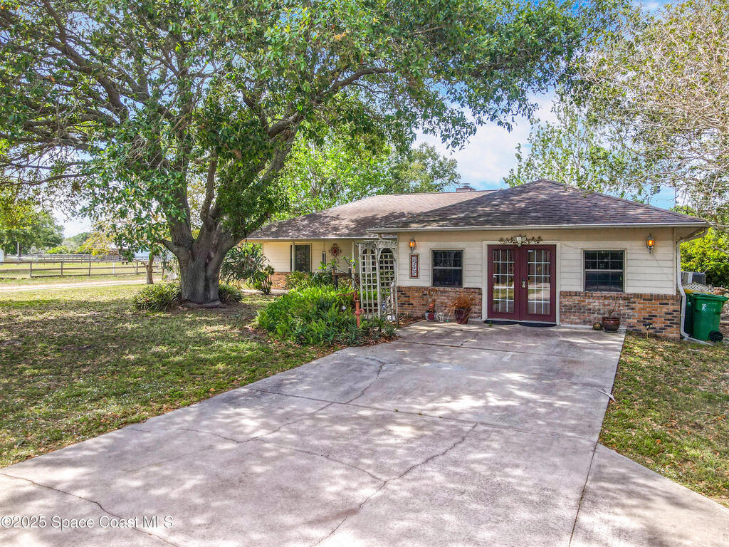 3320 Grantline Road, Mims, FL 32754