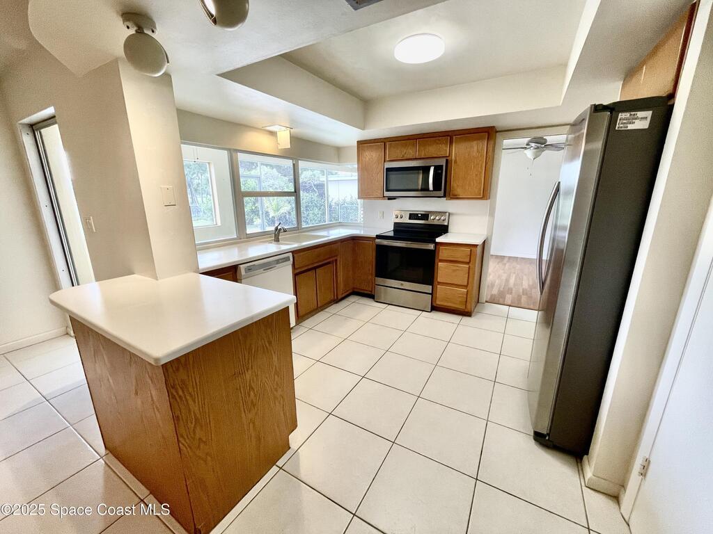 48 Country Club Road, Cocoa Beach, FL 32931