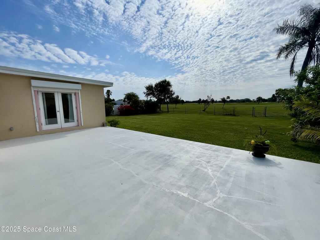 48 Country Club Road, Cocoa Beach, FL 32931