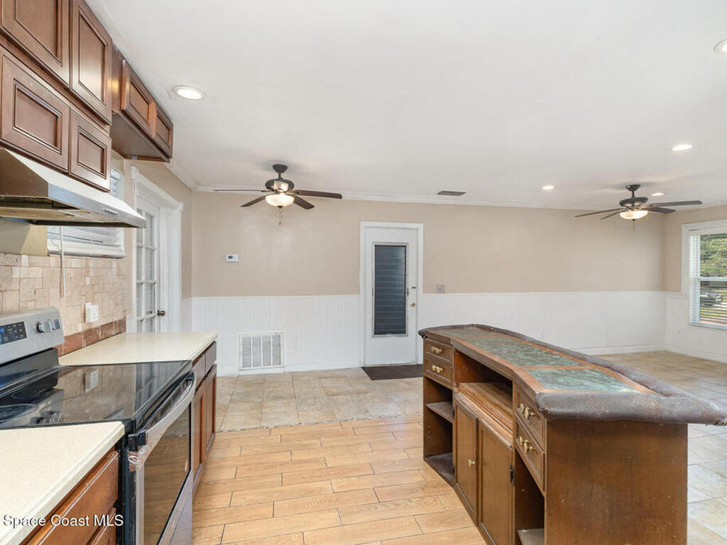 1751 5th Court, Vero Beach, FL 32960