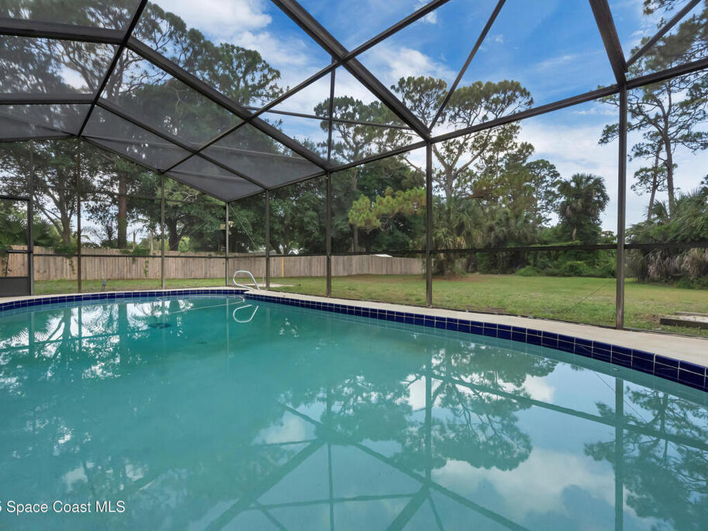 282 Neville Circle, Palm Bay, FL 32907