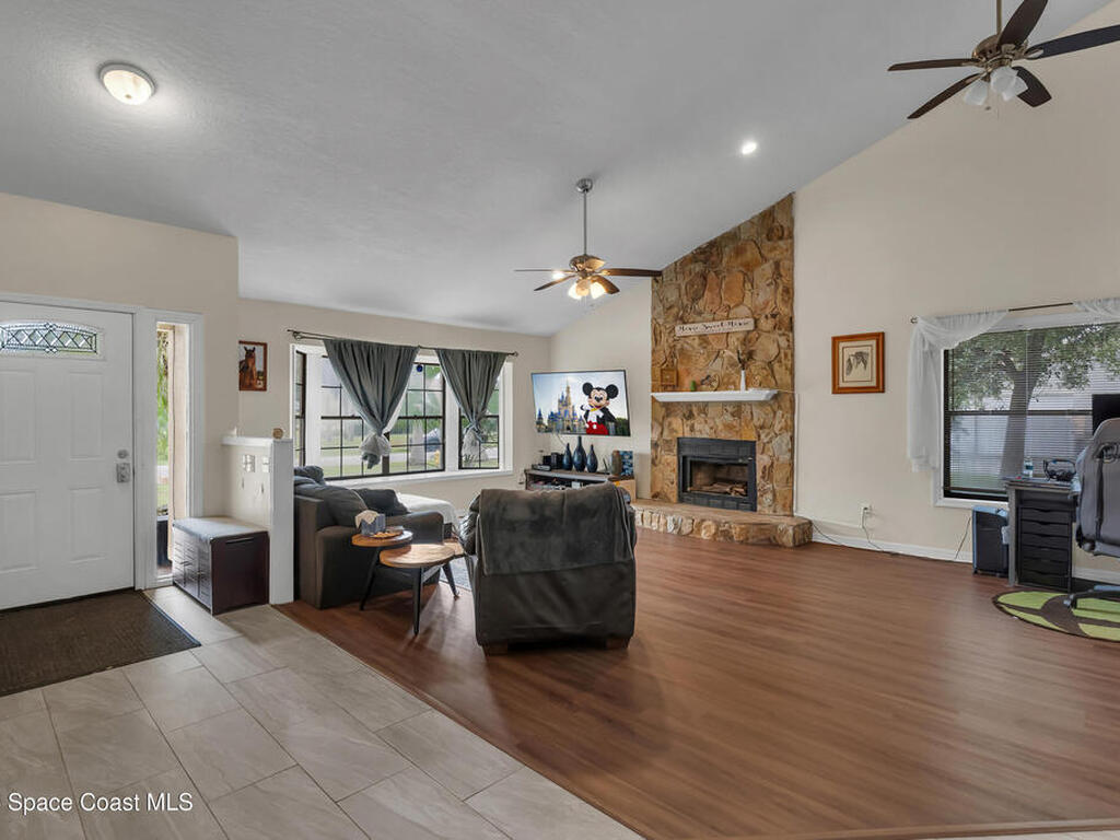 282 Neville Circle, Palm Bay, FL 32907