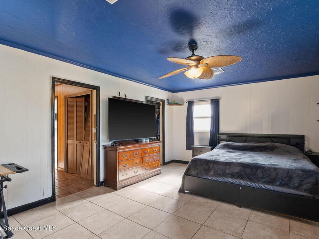 4950 Country Place, Grant, FL 32949