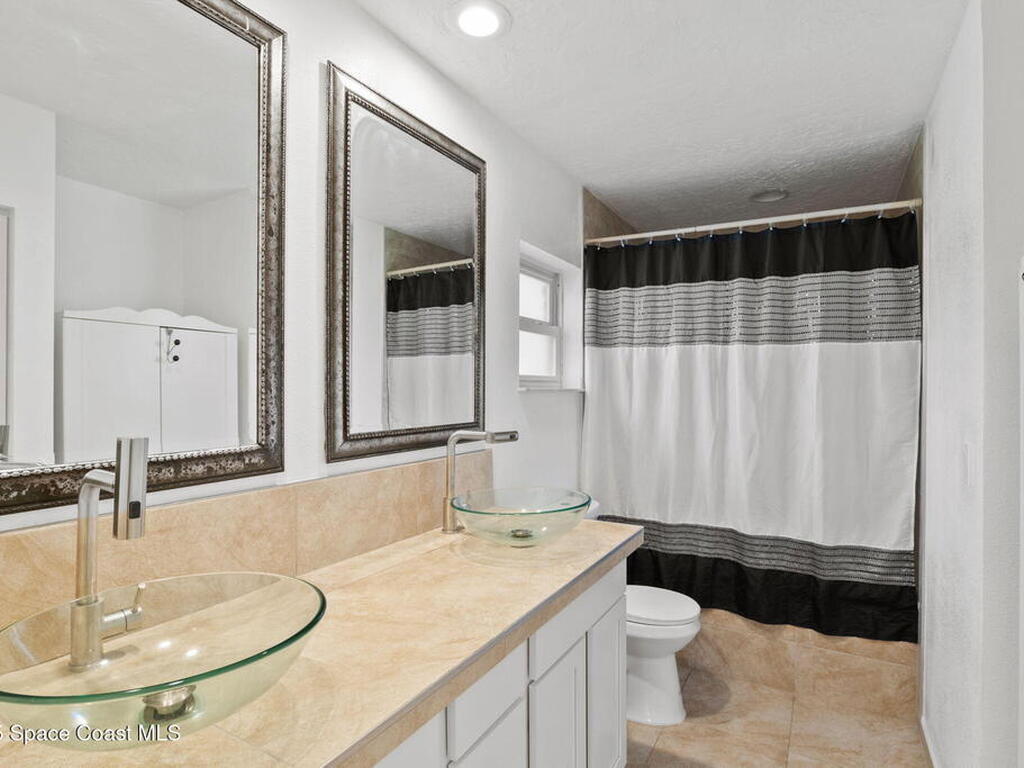4950 Country Place, Grant, FL 32949
