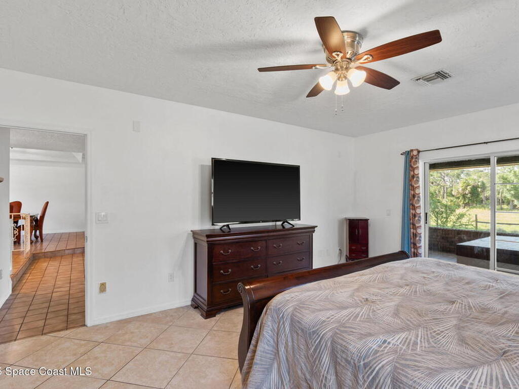 4950 Country Place, Grant, FL 32949