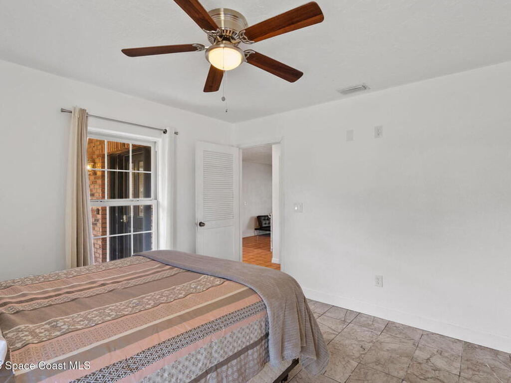 4950 Country Place, Grant, FL 32949