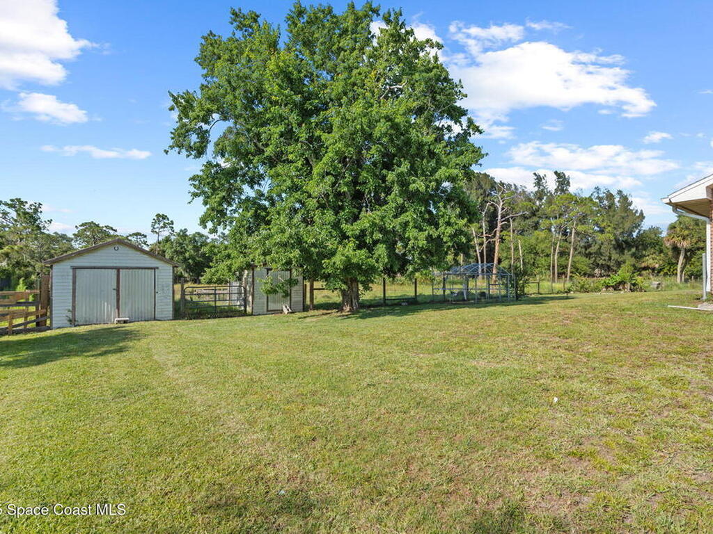 4950 Country Place, Grant, FL 32949