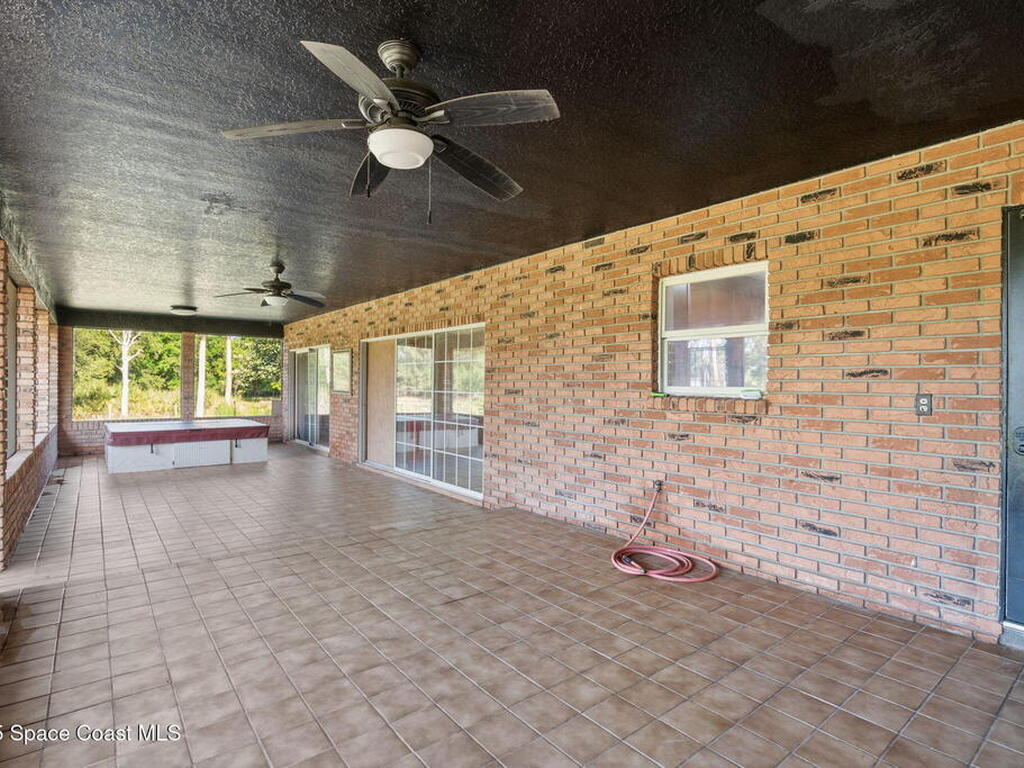 4950 Country Place, Grant, FL 32949