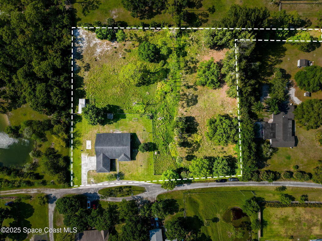 4950 Country Place, Grant, FL 32949
