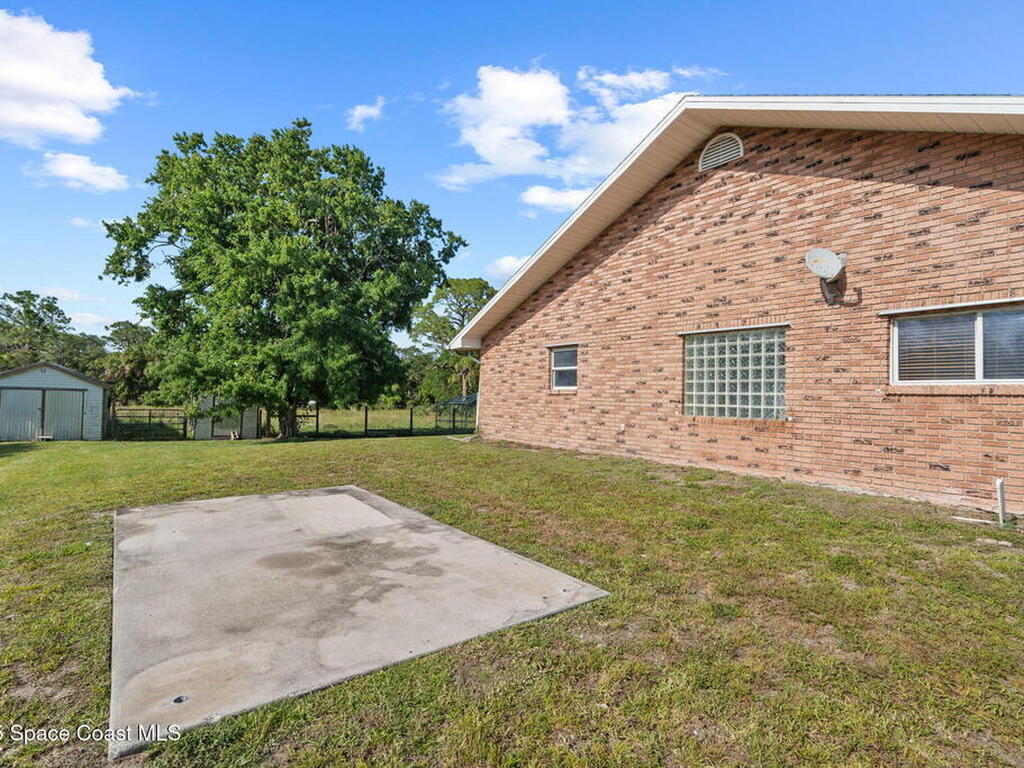 4950 Country Place, Grant, FL 32949
