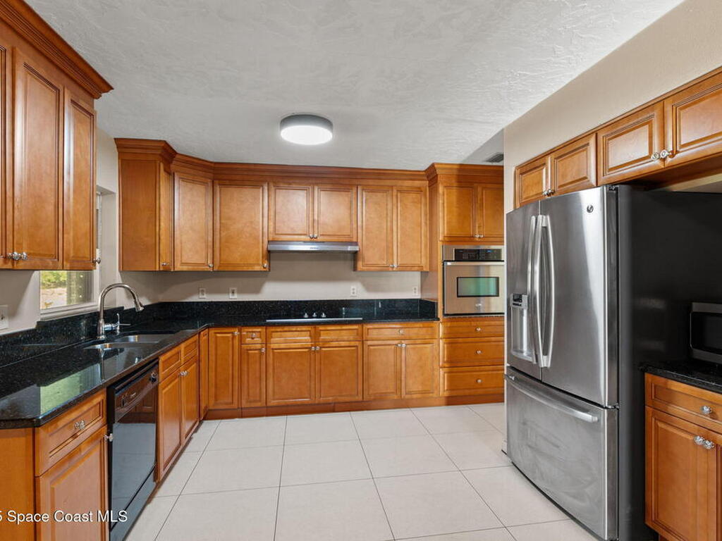 4950 Country Place, Grant, FL 32949