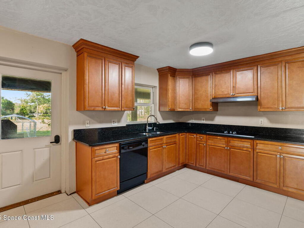 4950 Country Place, Grant, FL 32949