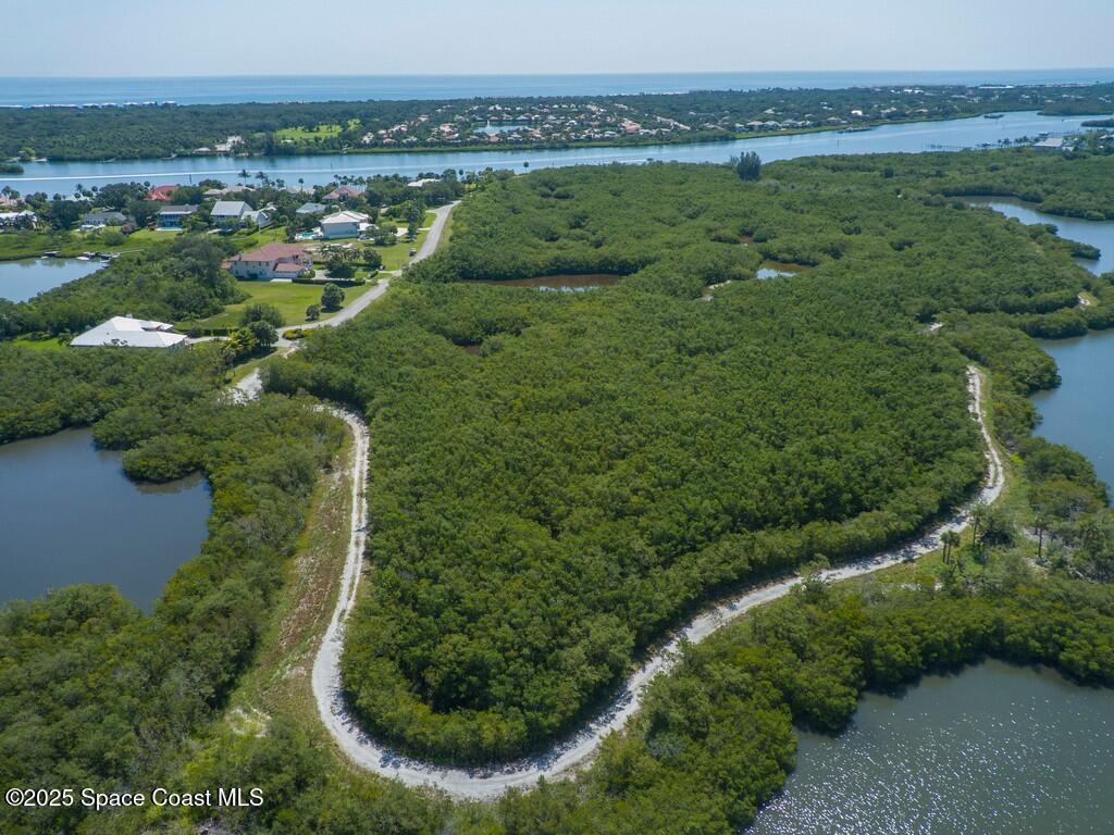 2660 Riverview Court, Vero Beach, FL 32963