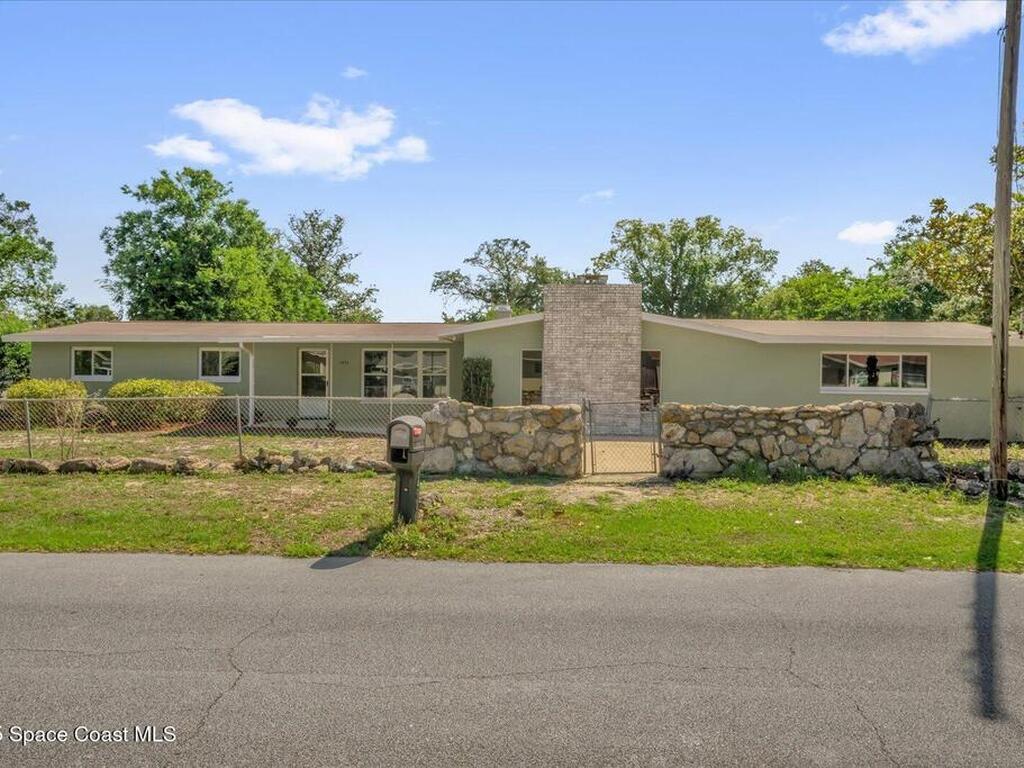 1491 Granada Avenue, Daytona Beach, FL 32117