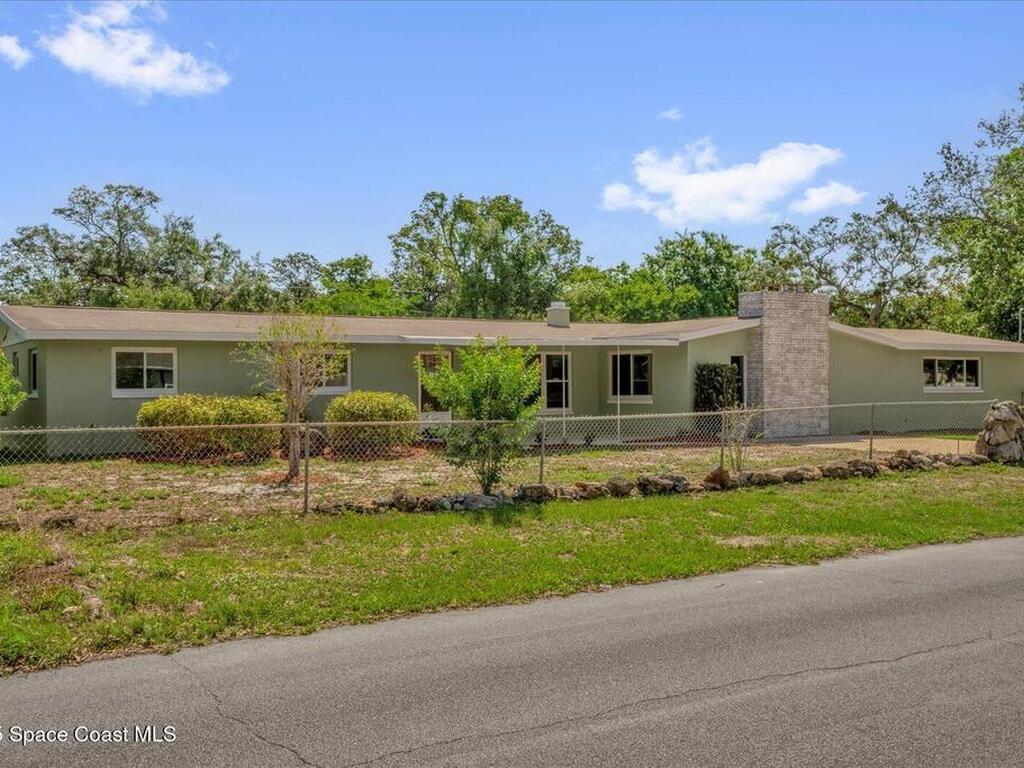1491 Granada Avenue, Daytona Beach, FL 32117