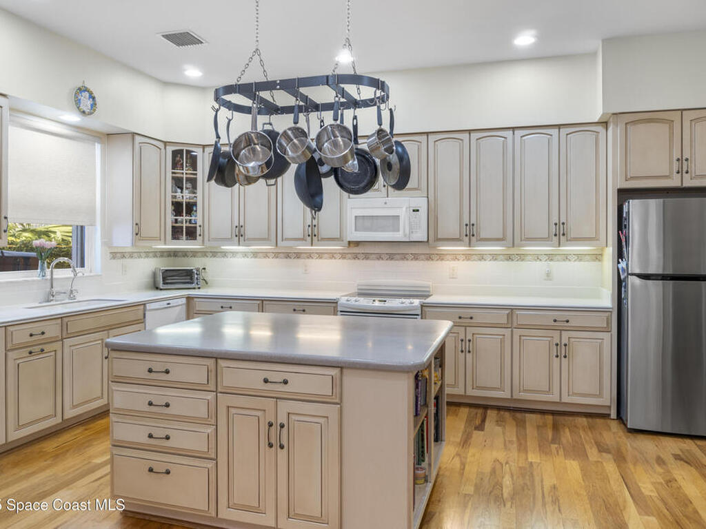 1035 Quail Court, Vero Beach, FL 32968