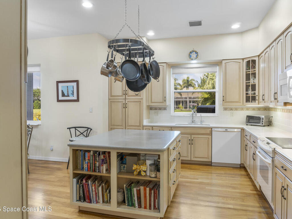 1035 Quail Court, Vero Beach, FL 32968