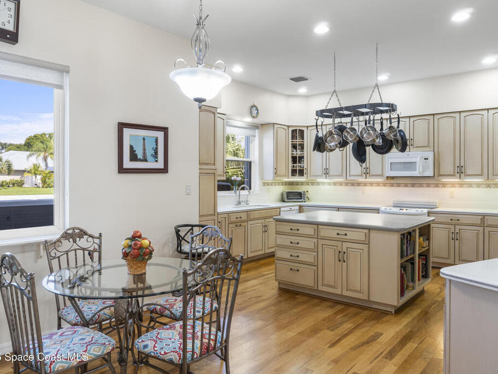 1035 Quail Court, Vero Beach, FL 32968