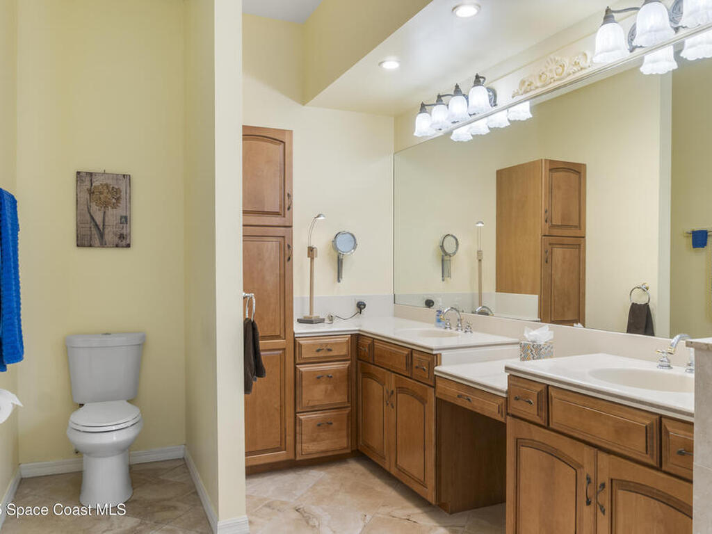 1035 Quail Court, Vero Beach, FL 32968