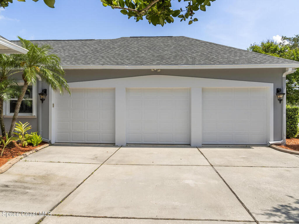 1035 Quail Court, Vero Beach, FL 32968