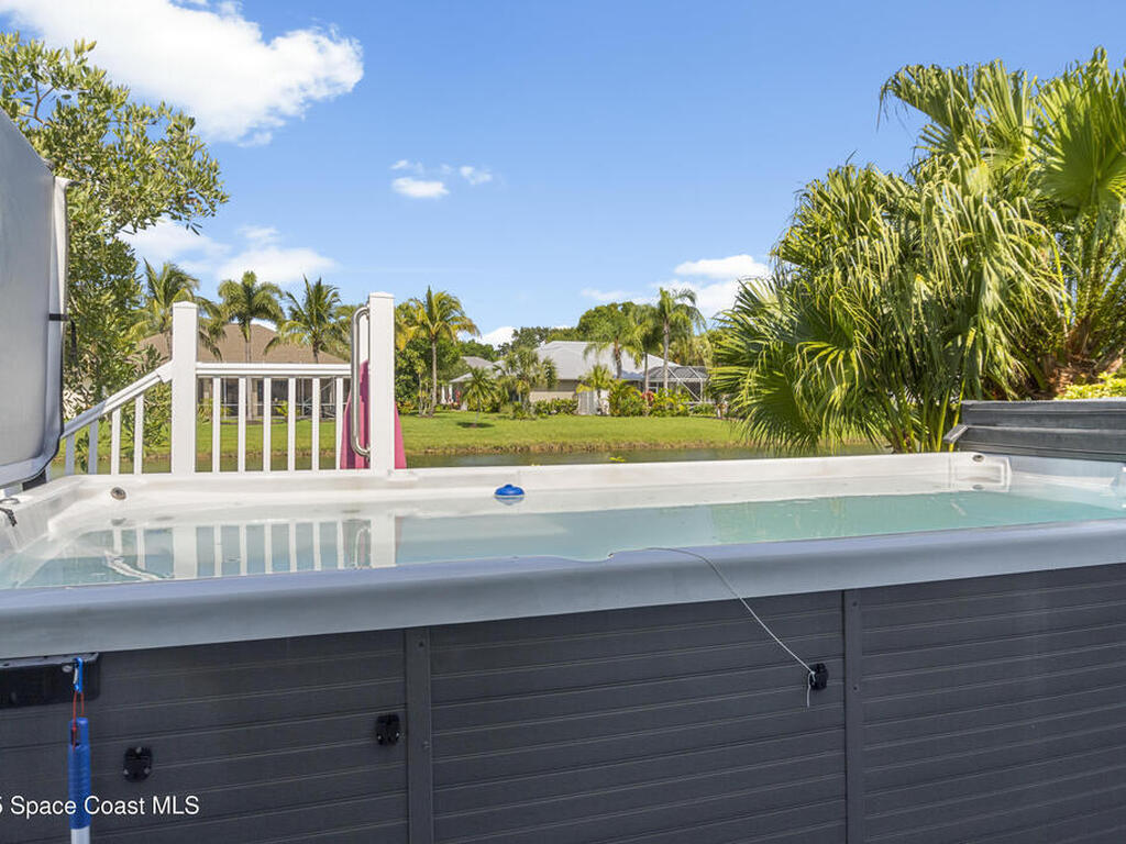 1035 Quail Court, Vero Beach, FL 32968