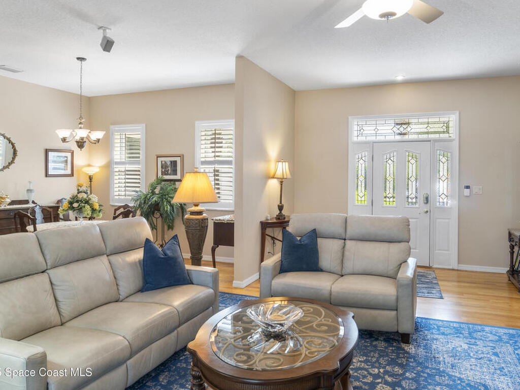 1035 Quail Court, Vero Beach, FL 32968