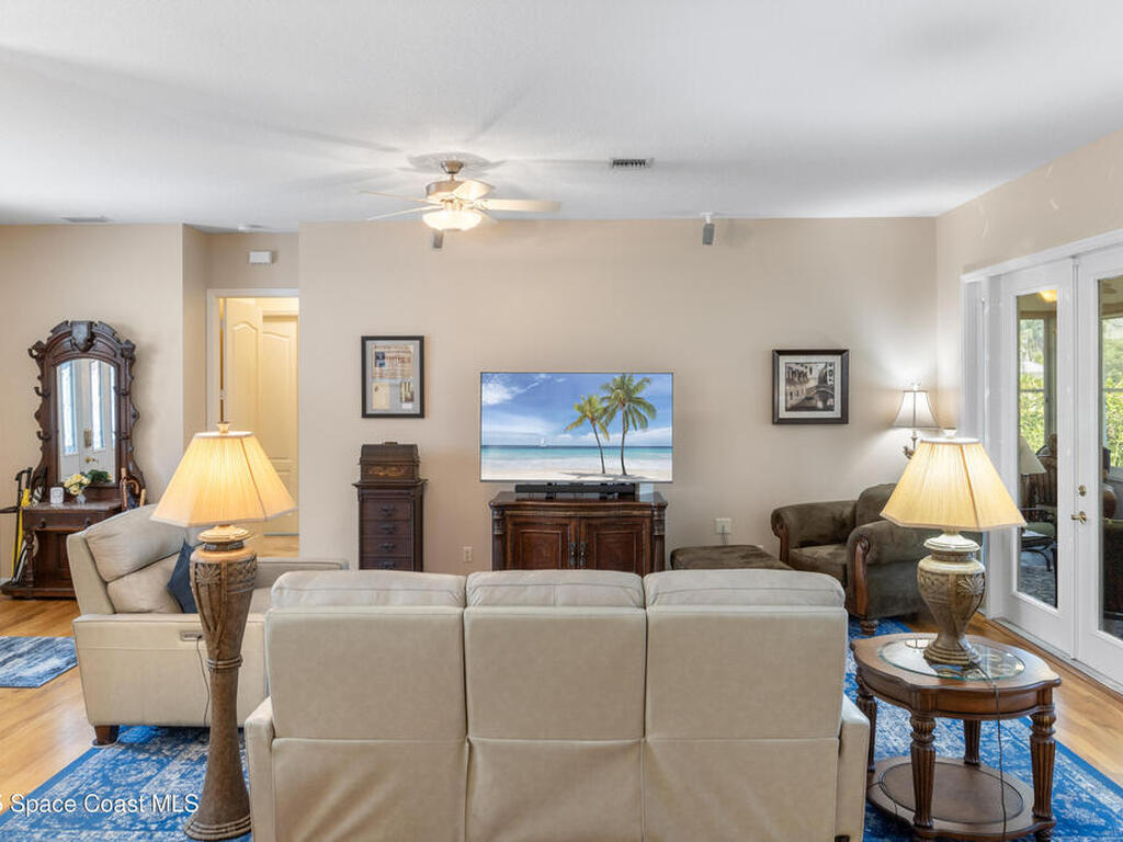1035 Quail Court, Vero Beach, FL 32968