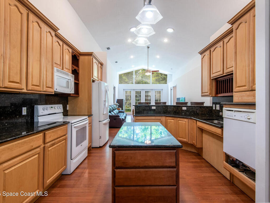 7030 Livingstone Lane, Melbourne, FL 32904