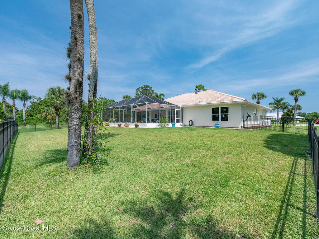 208 Chello Avenue, Sebastian, FL 32958