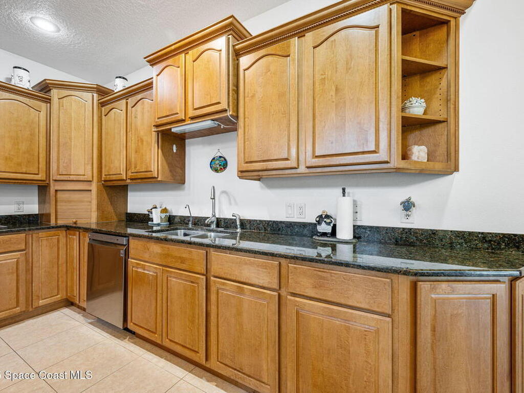 6460 Sapling Avenue, Grant, FL 32949