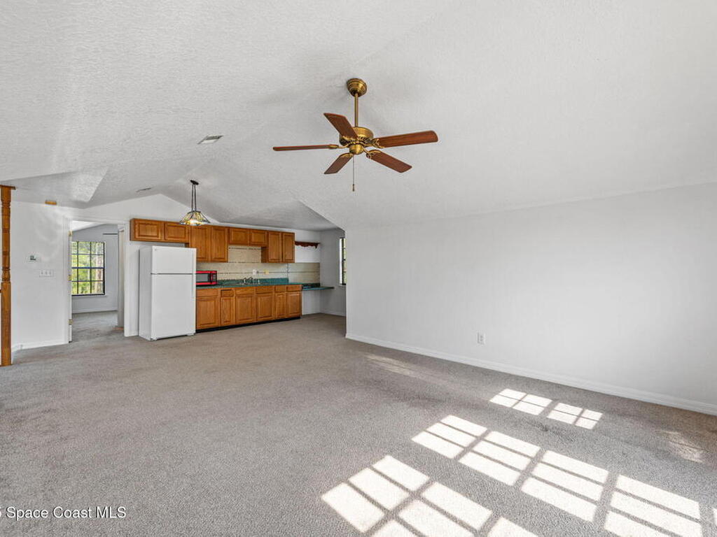 6460 Sapling Avenue, Grant, FL 32949