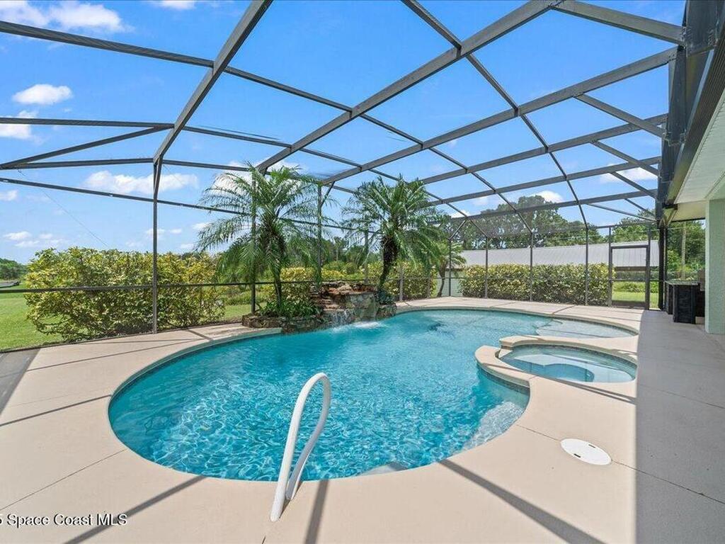 3240 Aurantia Road, Mims, FL 32754