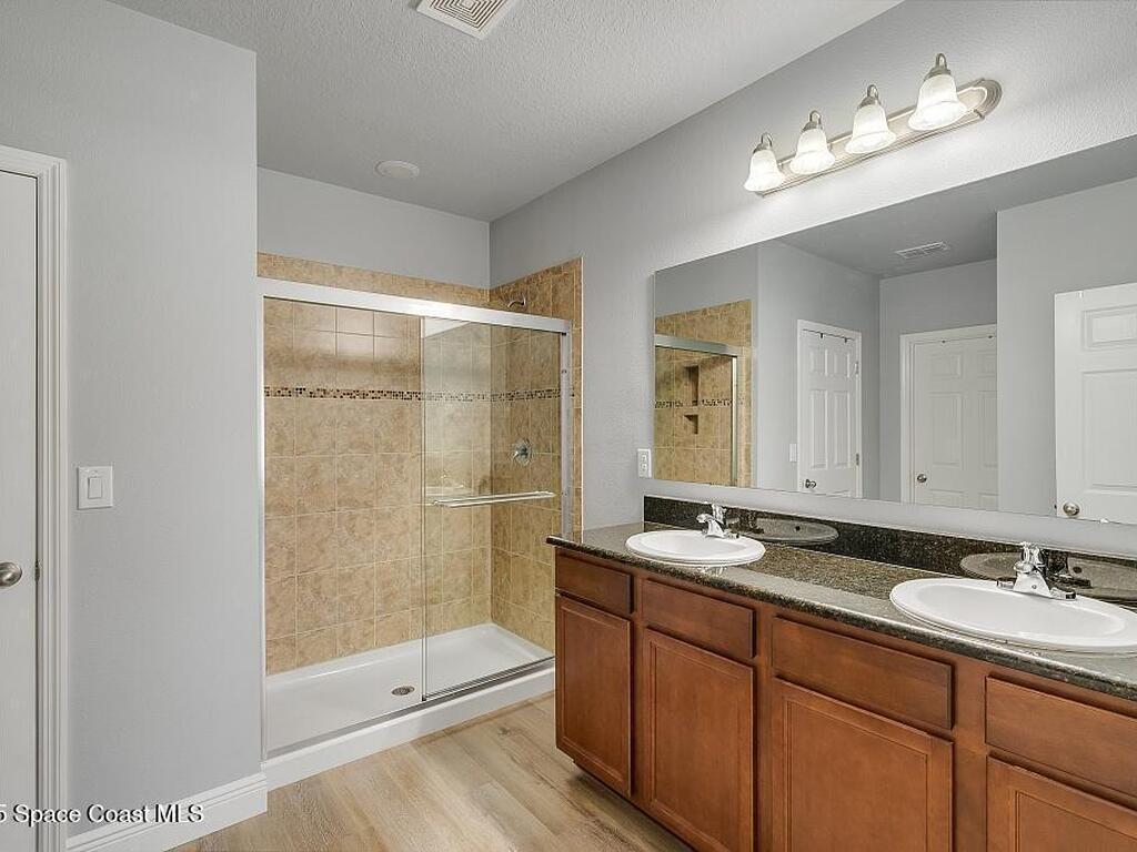 1611 Lexington Square, Vero Beach, FL 32962